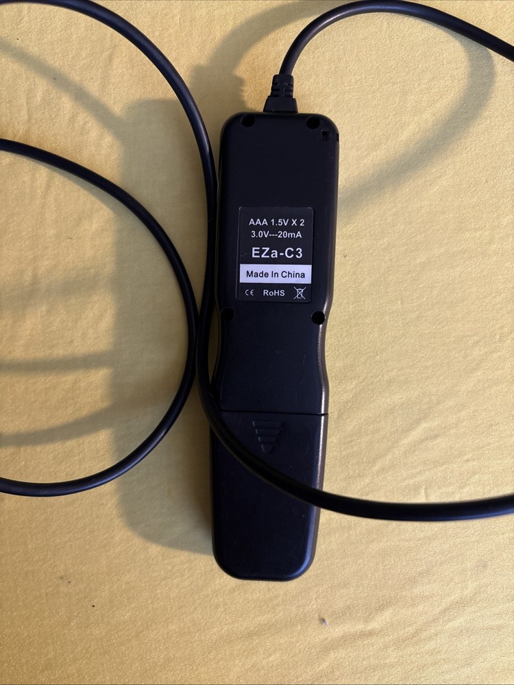 PocketWizard Plus II Transceiver Plus Stroboframe And Neewer Remote.