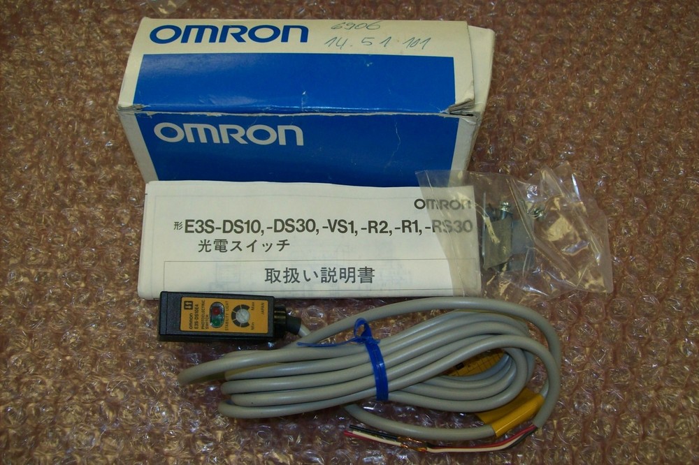 OMRON PhotoElectric Switch 12 to 24 VDC
