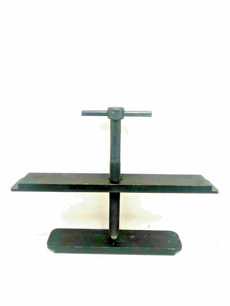 .A e4od 4r100 transmission tool overdrive spring compressor tool