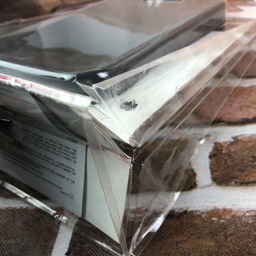 Stack-On Portable Security Case W/Key -New lightly damaged package