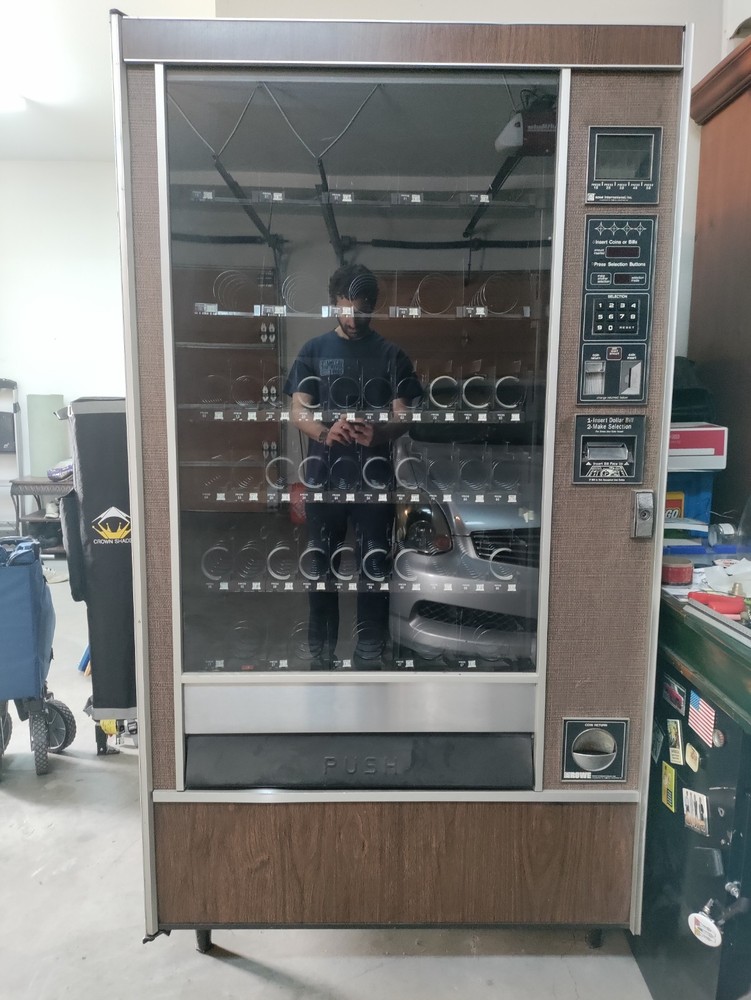 Rowe 4945S Vending Machine
