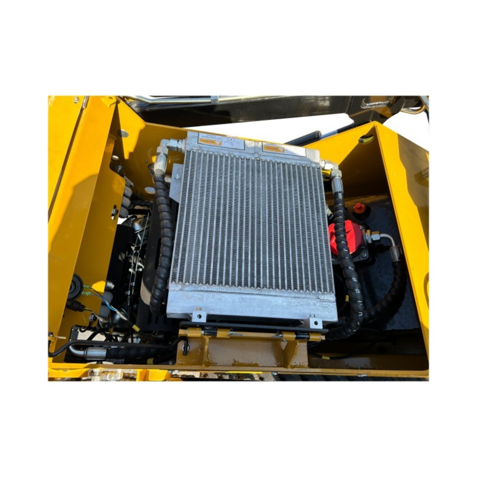 AGT 1 Ton Mini Skid Steer Loader 24HP Gasoline R740D Engine Tracked EPA MX-CRT23