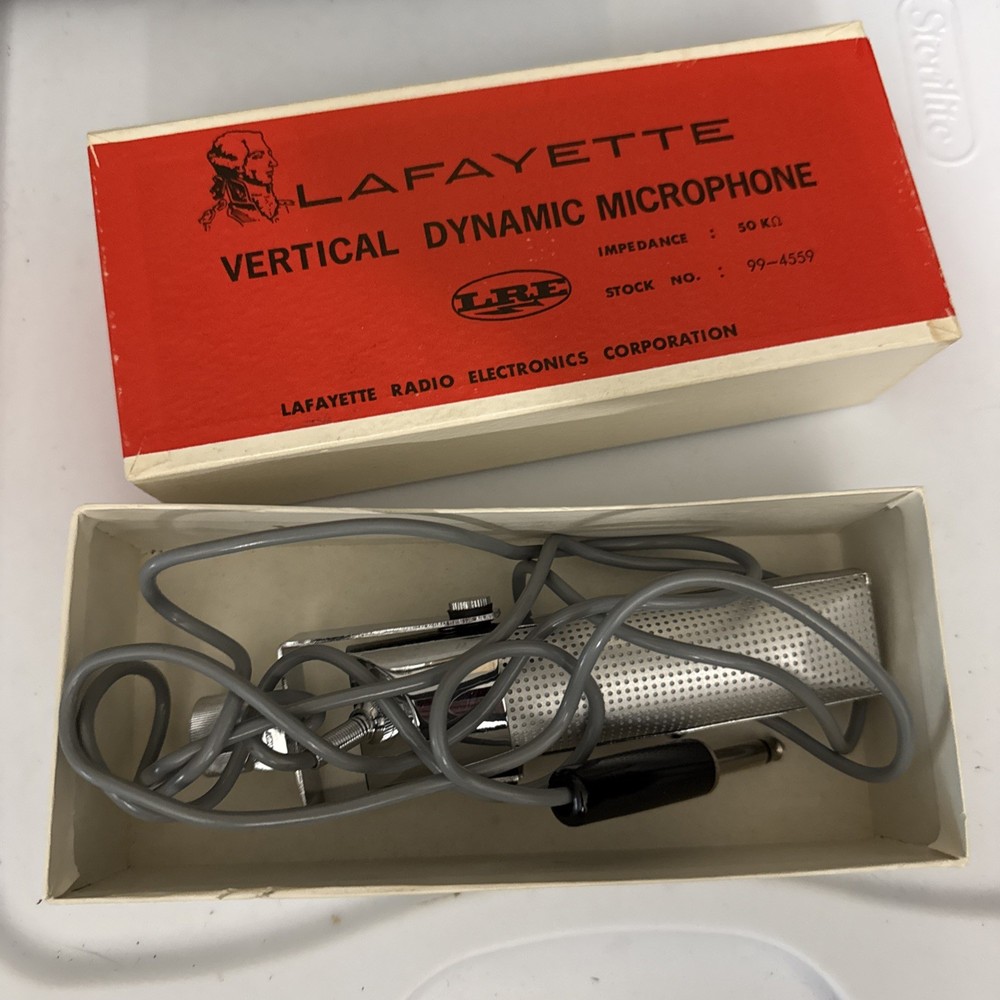 Lafayette Vertical Dynamic Microphone Open Box 99-4559