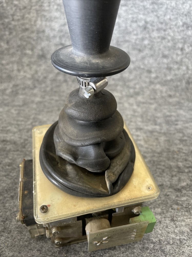 Spohn + Burkhardt 11FAVR Cran Joystick Controller W/ Center Button Switch Used