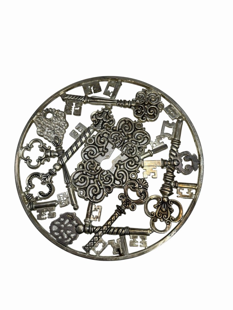 Vintage Godinger Art Co. Silver Plated Old Skeleton Keys Trivet 9”