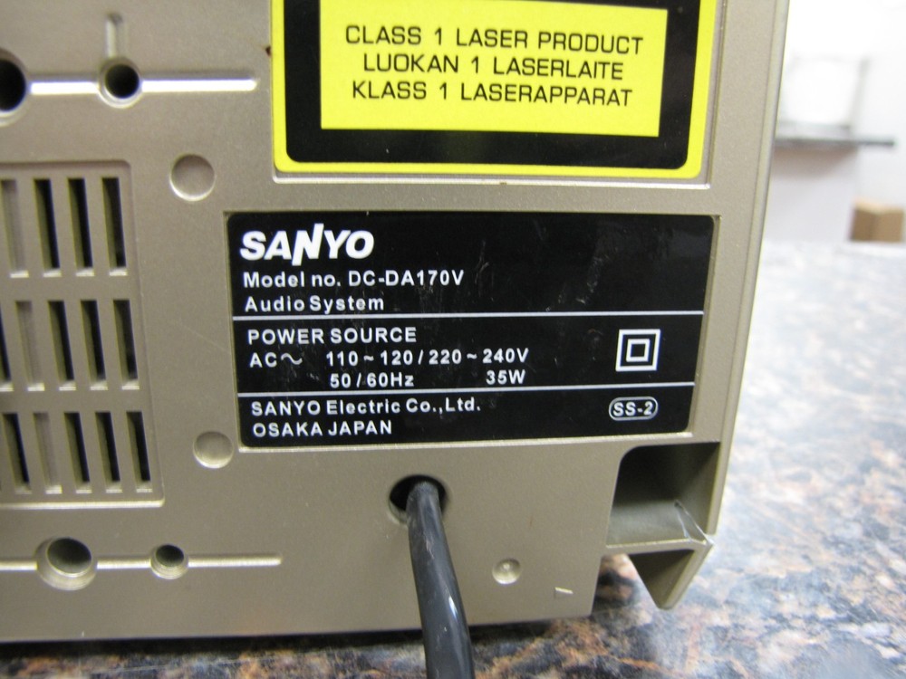 SANYO VCD/MP3 Audio System DC-DA170V Tape CD Tuner FM/AM Gold -No Speakers- MQ47