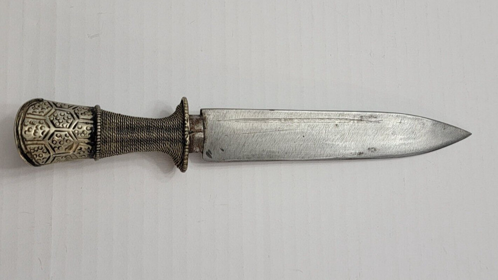 ANTIQUE BHUTAN / TIBET SILVER DAGGER #1