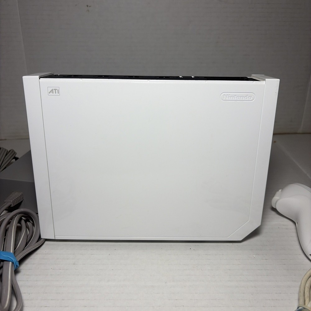 Nintendo Wii Video Game Console Working With Cables, 1 Controller. Read