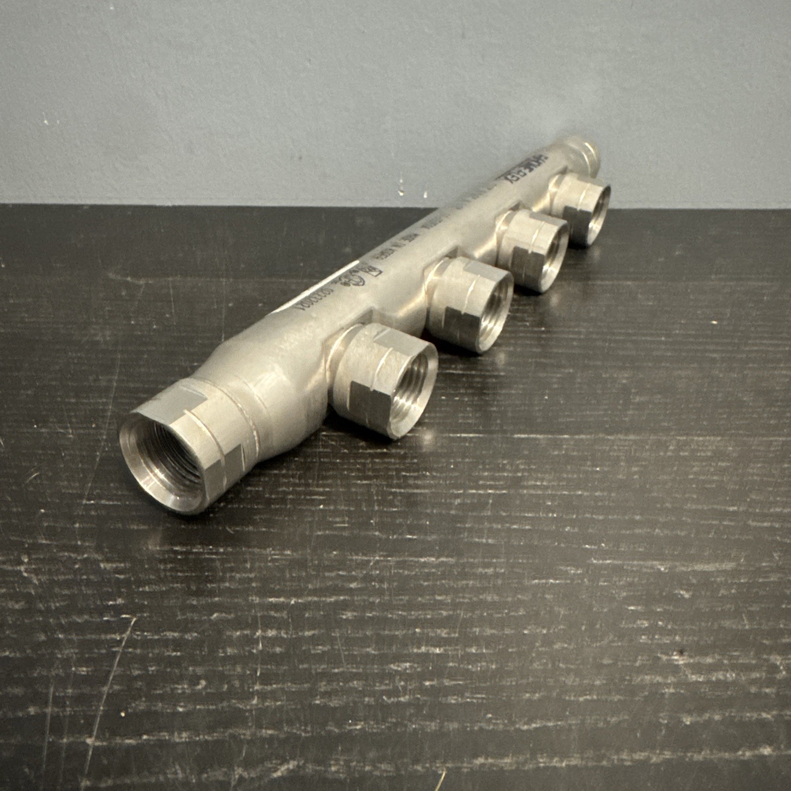 HOMEFLEX Gas Manifold Stainless Steel 1/2 Inch CSST FIPT Natural Propane Pipe