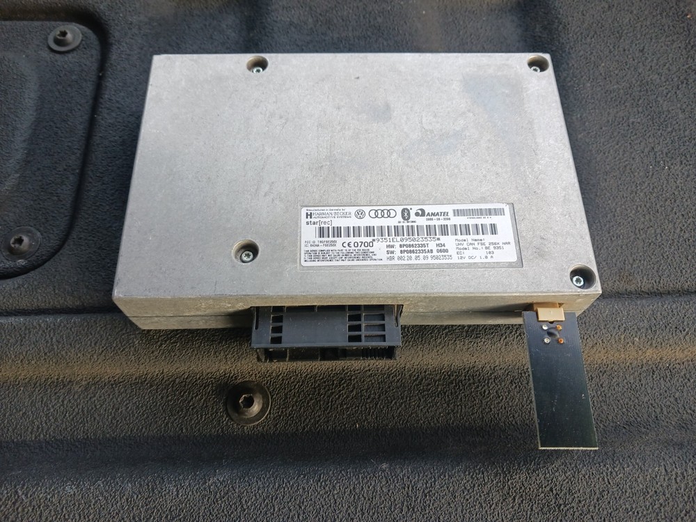 Audi R8 GPS Navigation Control Module Telephone Interface 8P1 862 335 8P1862335A