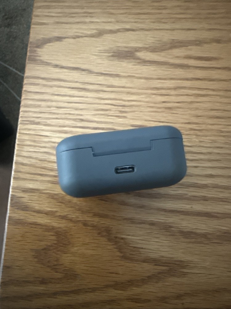 Hyphen Bluetooth Wireless Earbuds with Charging Case. Left Earbud Not Charging.