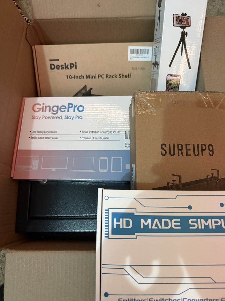 Amazon Box Merchandise Lost Items, Returned Packages, Unclaimed Goods - Mystery