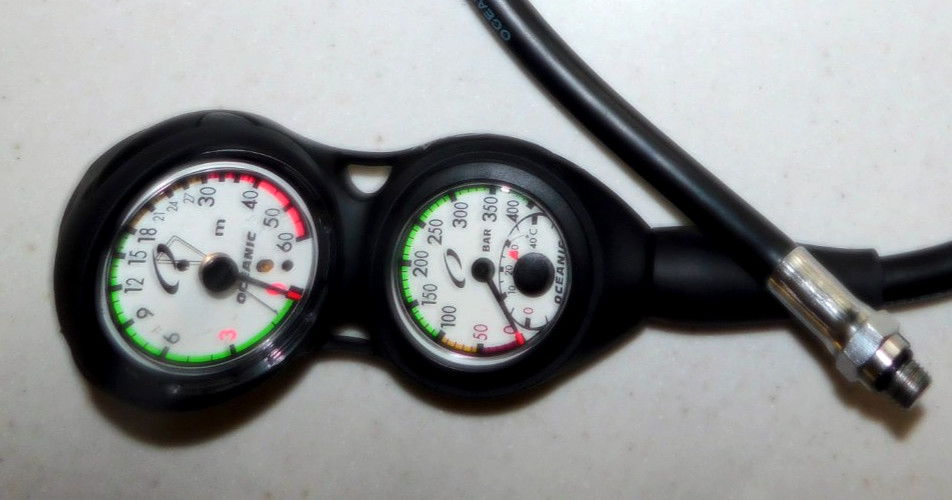 Oceanic Swiv Scuba Diving Console 2 Gauge EUC