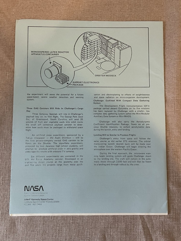 CHALLENGER SPACE SHUTTLE BOOKLET PATCH PIN DECAL