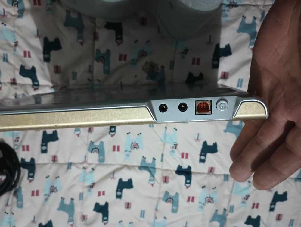 Akai Professional MPC Studio Gold Production Controller(E1789)