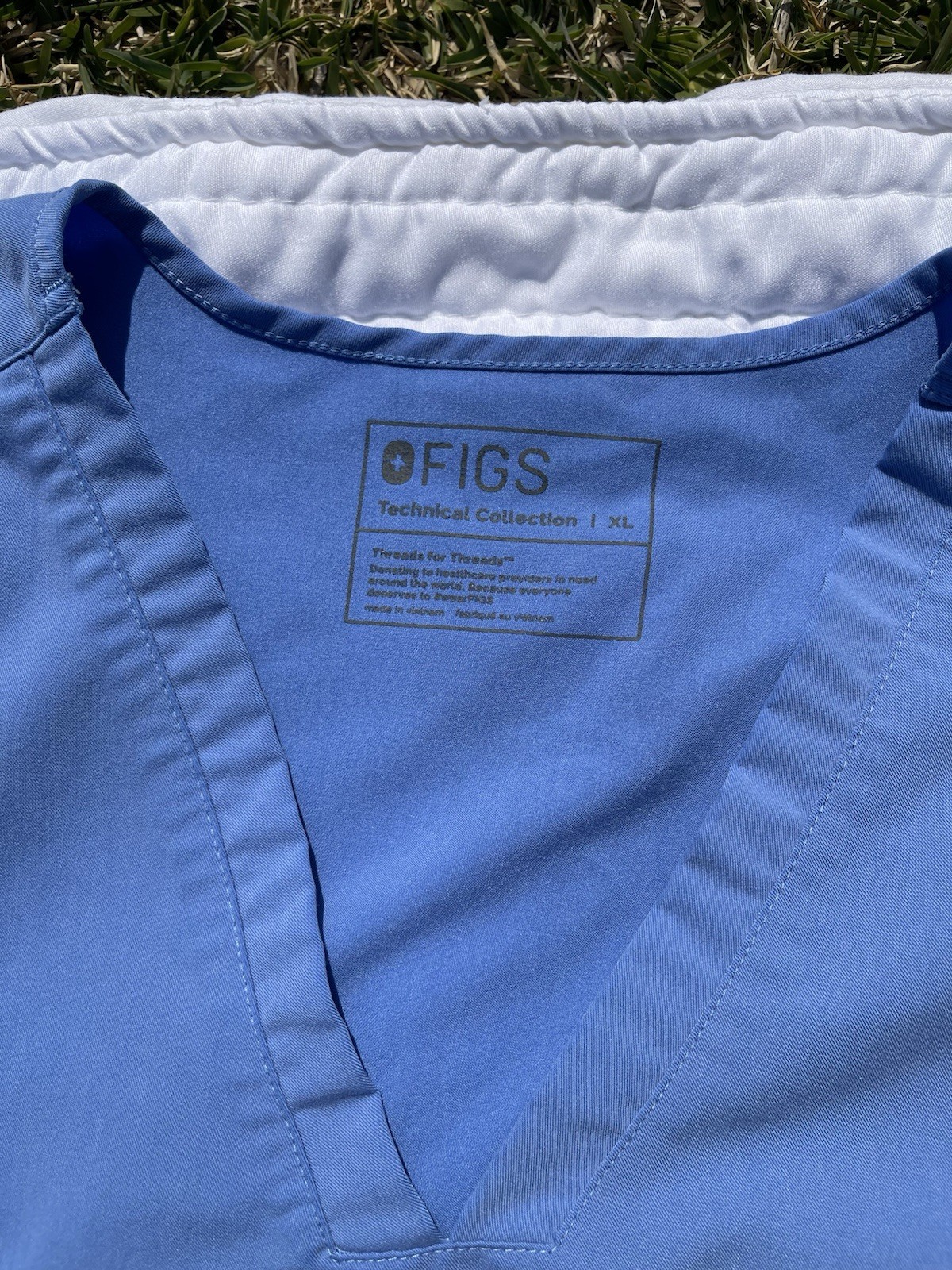 FIGS Technical Collection Blue Scrub Set . Zamora Pants LP/ Top Is XL