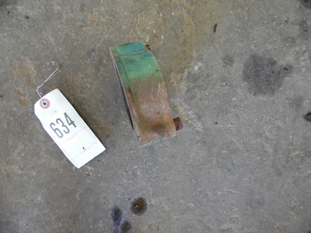 John Deere 2010 tractor starter adapter bracket Tag #634