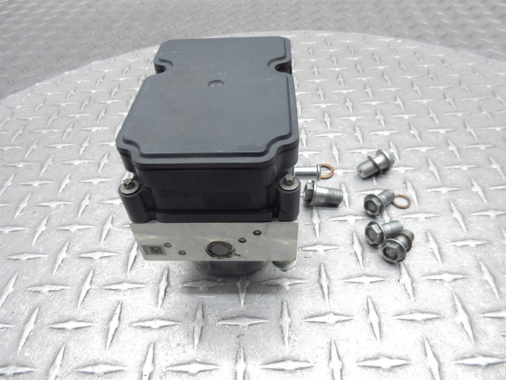 2018 Harley Electra Glide FLHTCU ABS Pump Brake Module Control Unit OEM