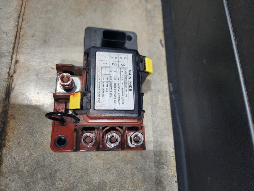 FREIGHTLINER Cascadia Fuse Panel A0672138012