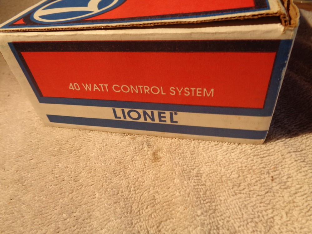 Mint & boxed Lionel 12885 40 Watt transformer Control System