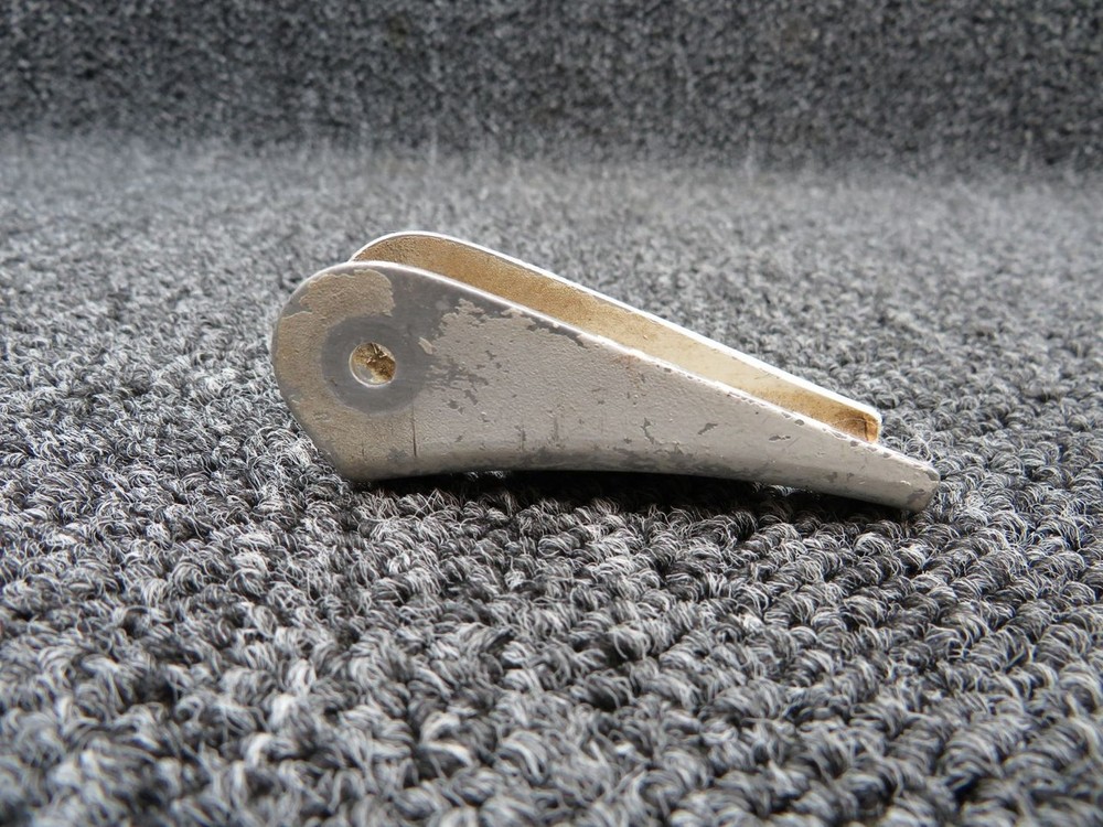 0523918 Cessna Bracket Flap Control