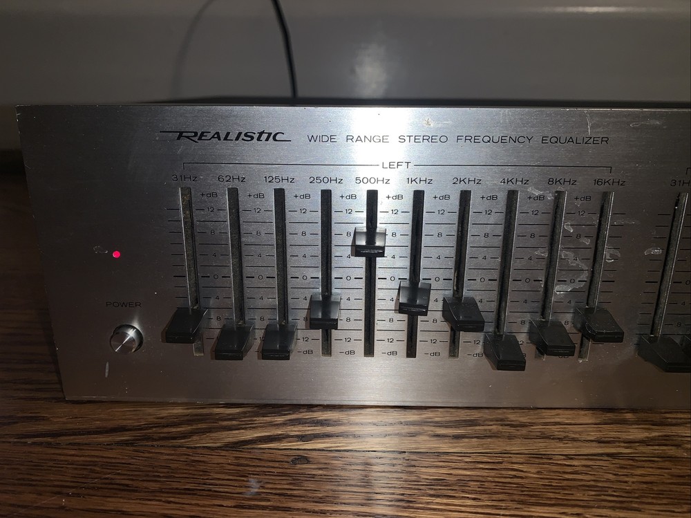 Vintage Realistic 31-2000A Stereo Frequency Equalizer EQ - Turns On