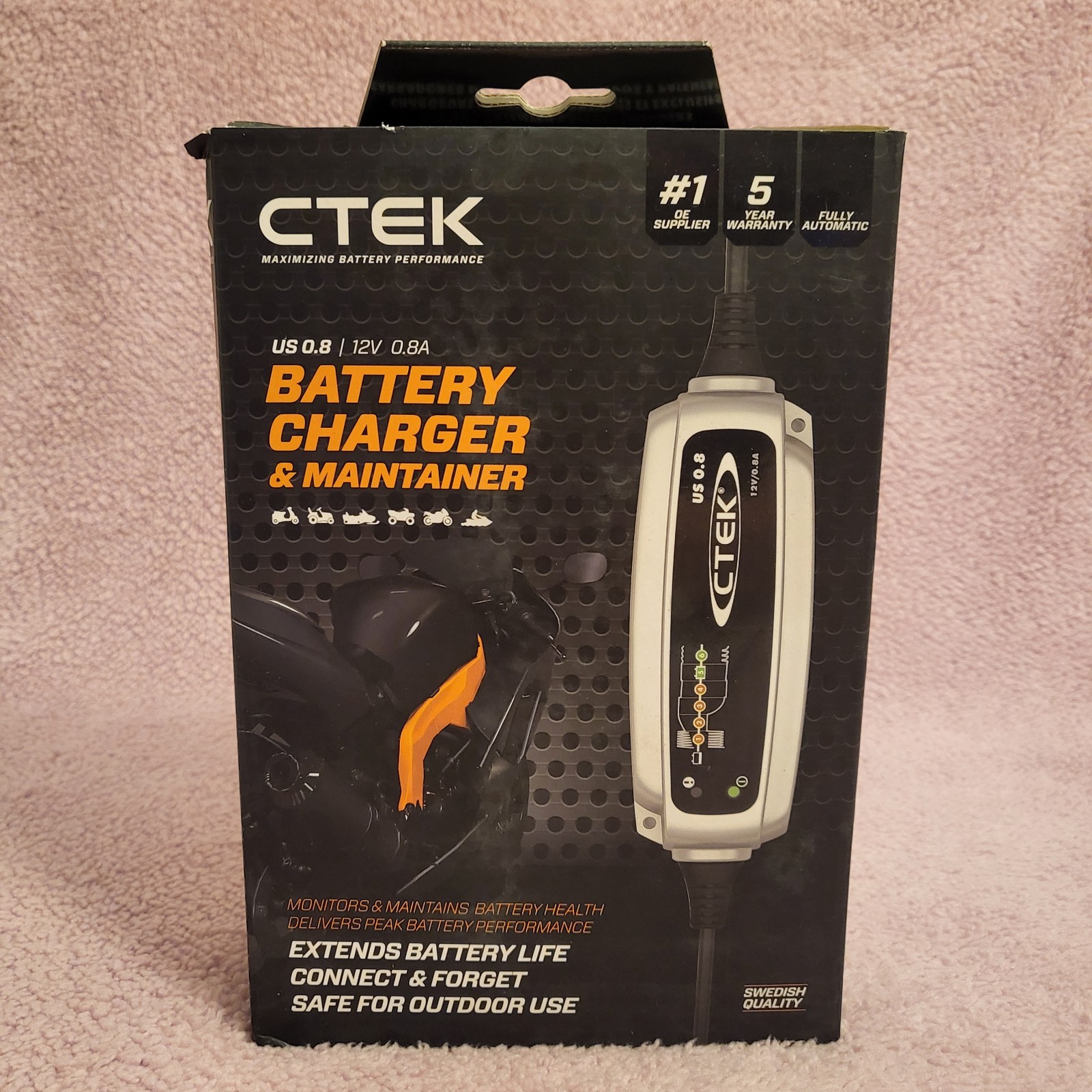 CTEK US 0.8 12 VOLT Battery Charger And Maintainer 0.8A