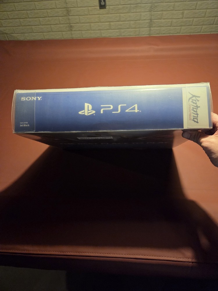 PlayStation 4 1TB Console CUH 22158B (READ DISC)