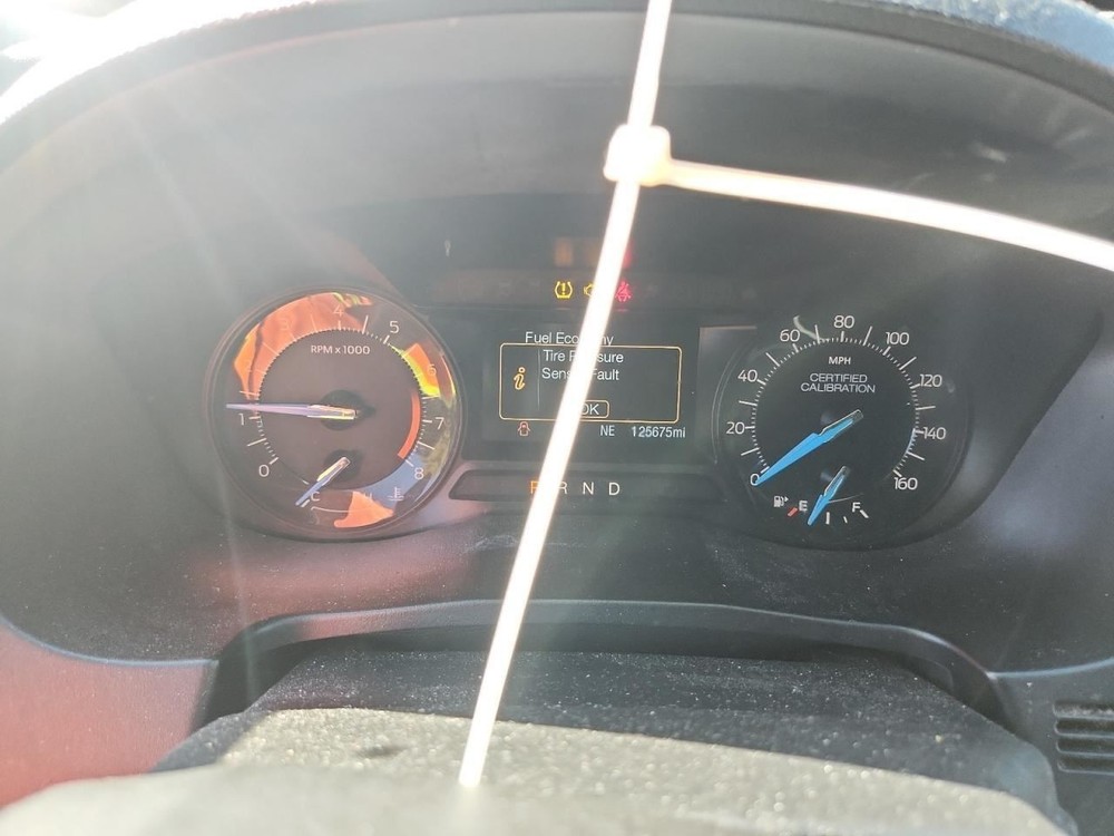 EXPLORER 2017 Glove Box 4942016