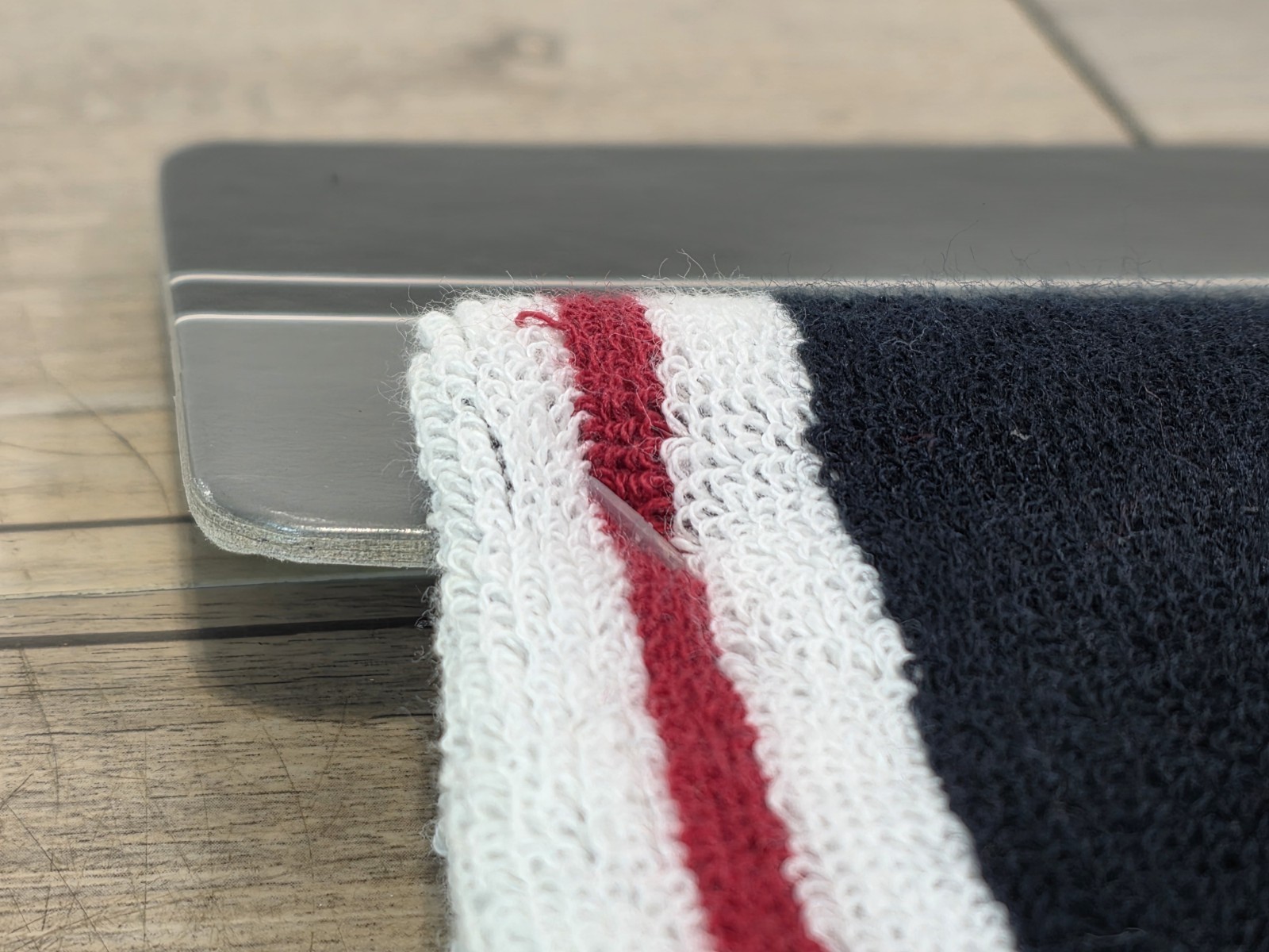 NEW 2006 Nike Sport Towel Black/Red/White AC0648 133