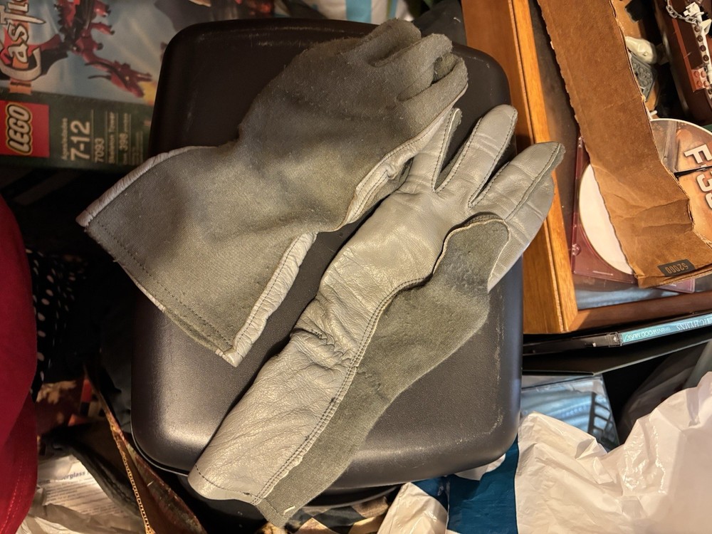 Dunrite Flight test pilot helmet Jon Beesley SIGNED w/ Gloves Lockheed Martin