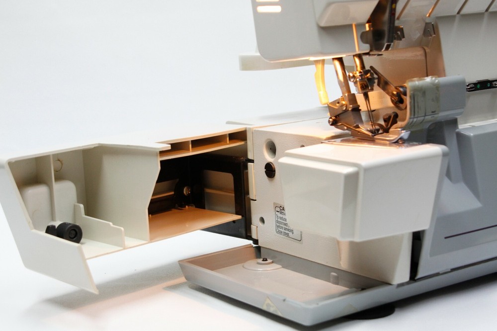 SIMPLICITY EASY LOOK SL804SP SERGE SERWING MACHINE