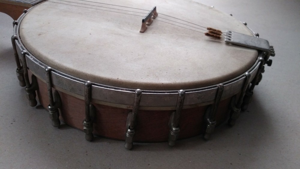A Lyon & Healy Kerschner Unique Washburn 4-string banjo