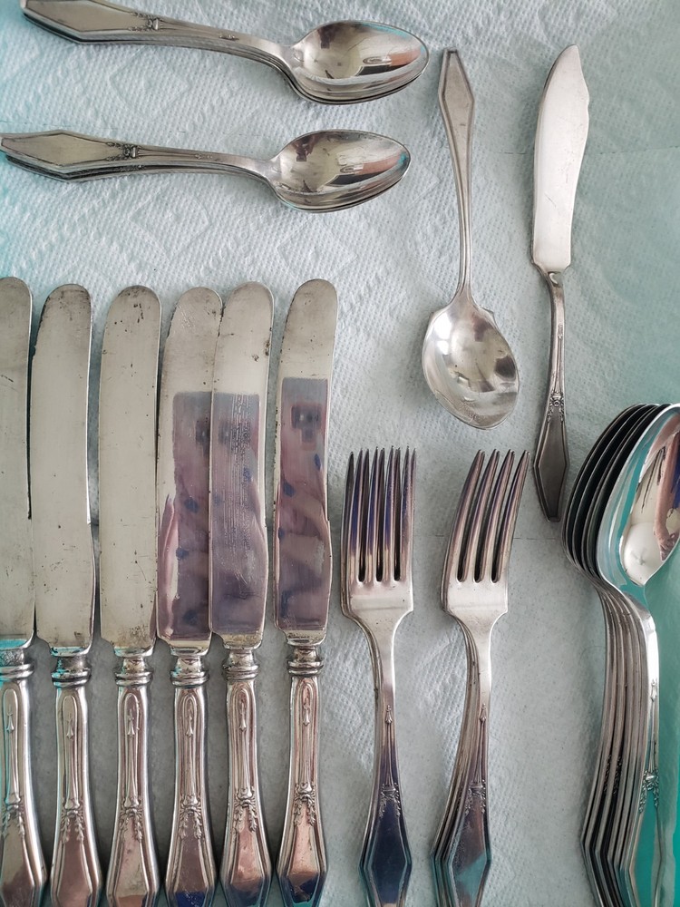 Holmes & Edwards Silverplate Flatware 1940 LOT 26