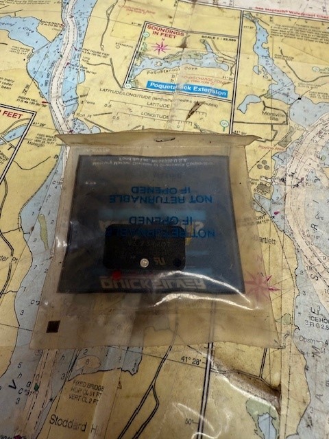 Quicksilver #87-86320 87-817724 Micro Switch.
