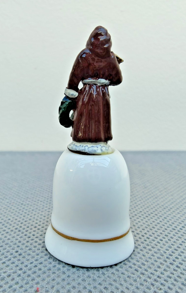 St Nicholas (Santa) - White Porcelain Thimble - Excellent Condition