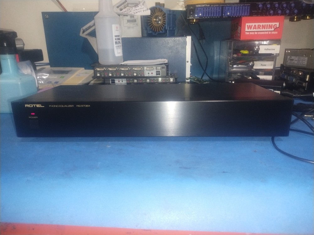ROTEL RQ970BX  PHONO EQUALIZER.
