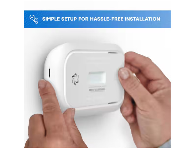 USI AA Battery Powered Carbon Monoxide Detector with Digital Display NEW