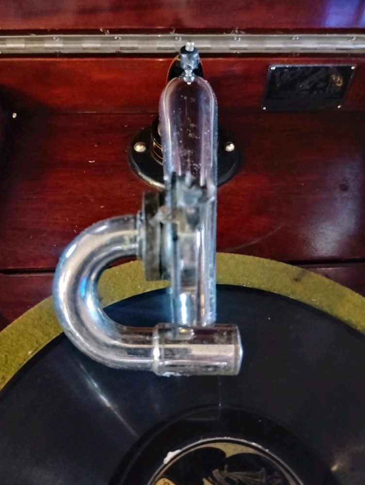 Victrola Talking Machine VV-XI-218629G