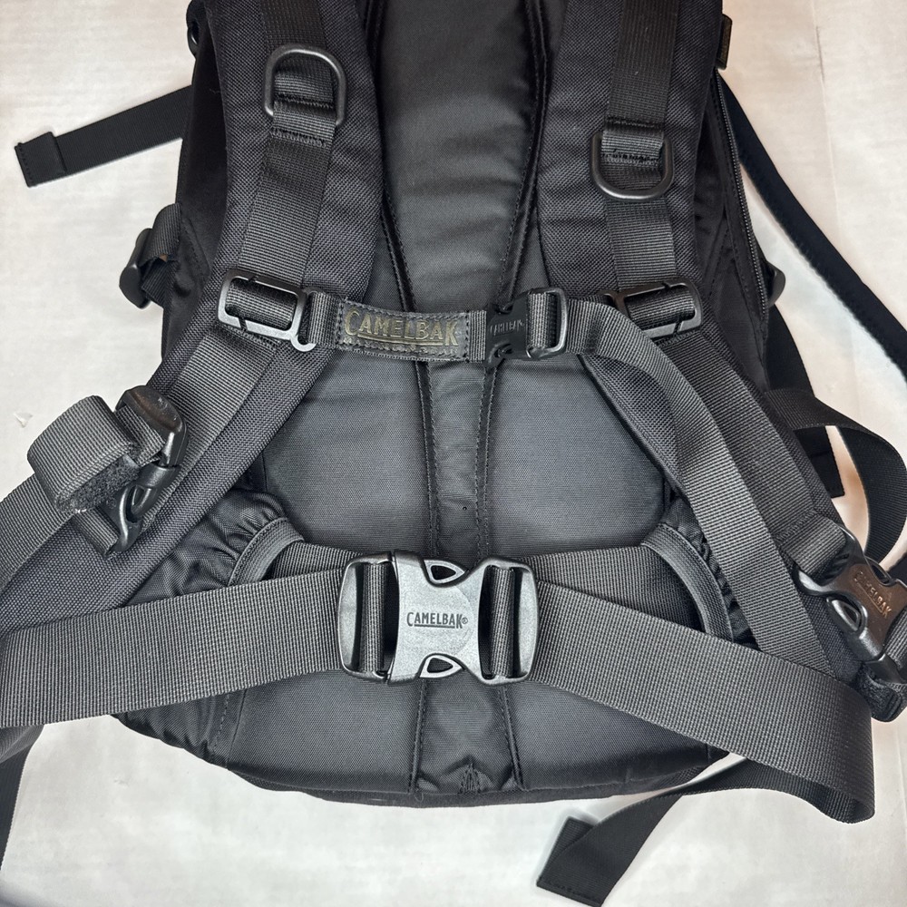 CamelBak Maximum Gear Black Tactical Hydration Pack 64oz Bladder MOLLE Backpack