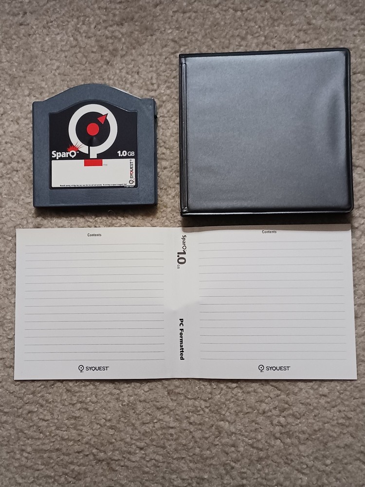 SYQUEST SparQ 1 GB Storage Disk with Plastic Case & Insert