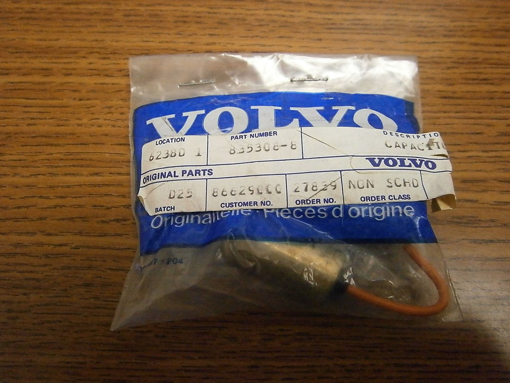Volvo 835308 Condenser Kit NOS