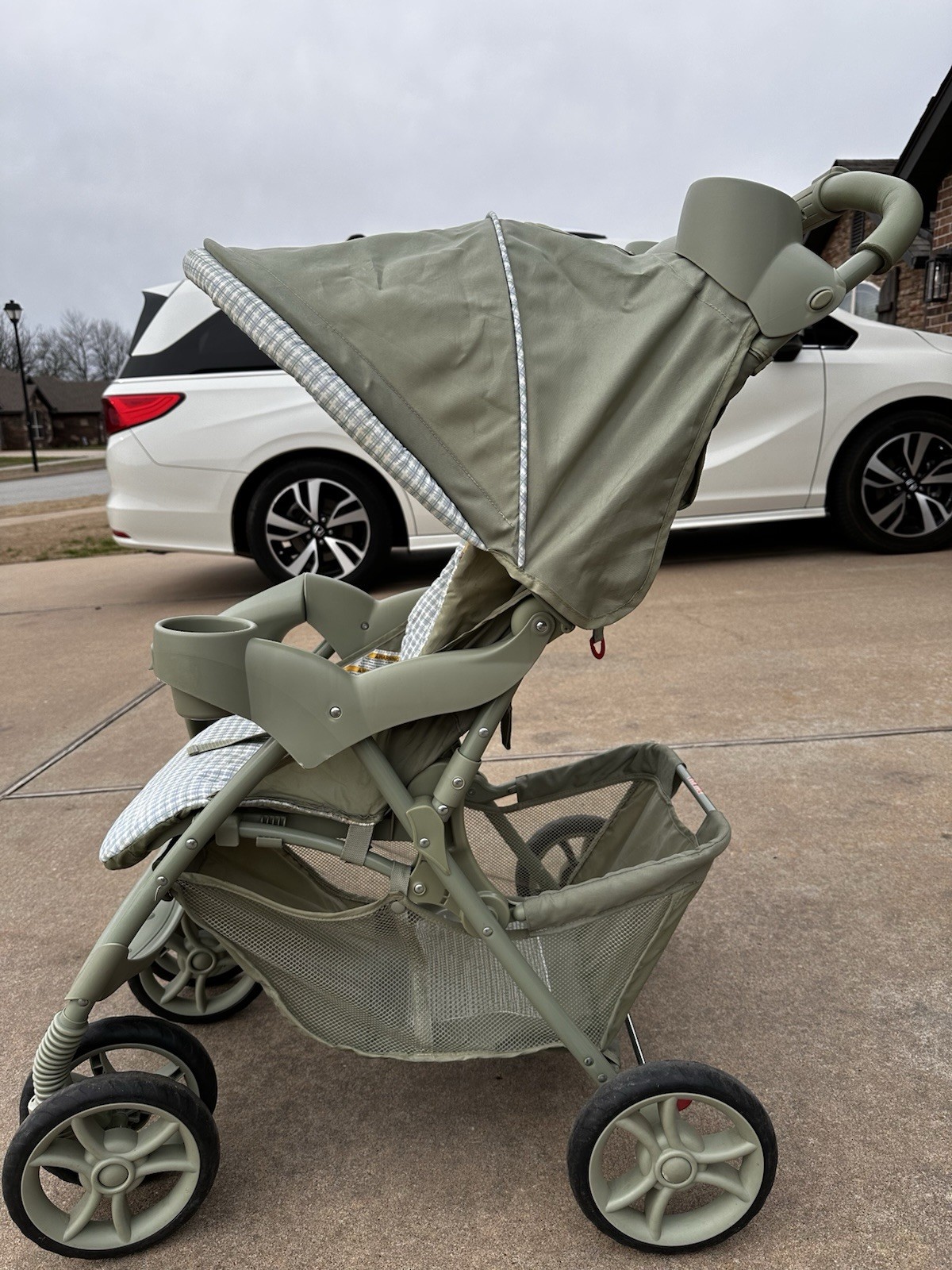 Vintage Graco Y2K Winnie The Pooh Baby Stroller Folding