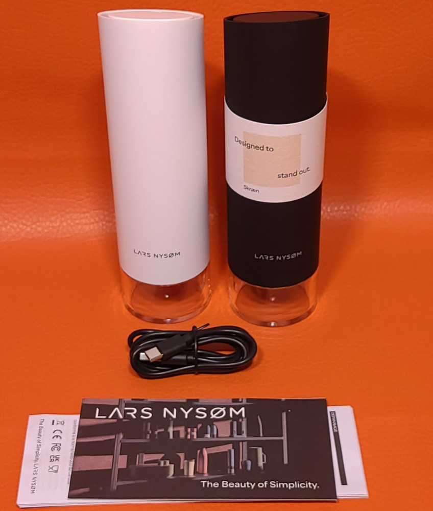 LARS NYSOM Salt And Pepper Grinder Set Electric Automatic Adjustable Black White
