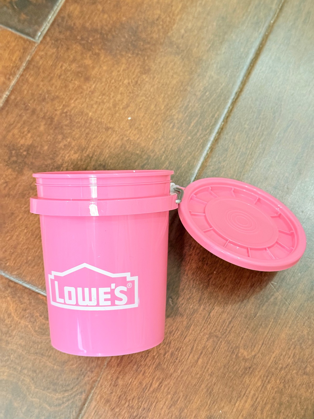 PINK! Lowe's 0.5-Quart BPA-Free Mini Paint Bucket With Lid