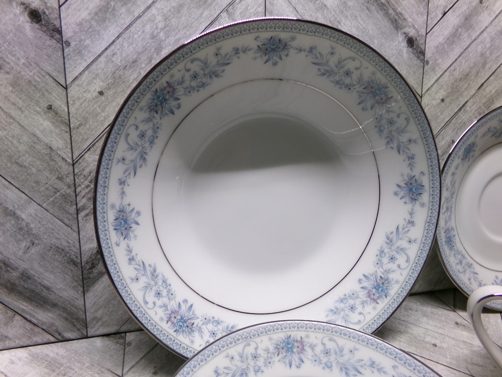 7 Piece Noritake Blue Hill 2482 Table Setting