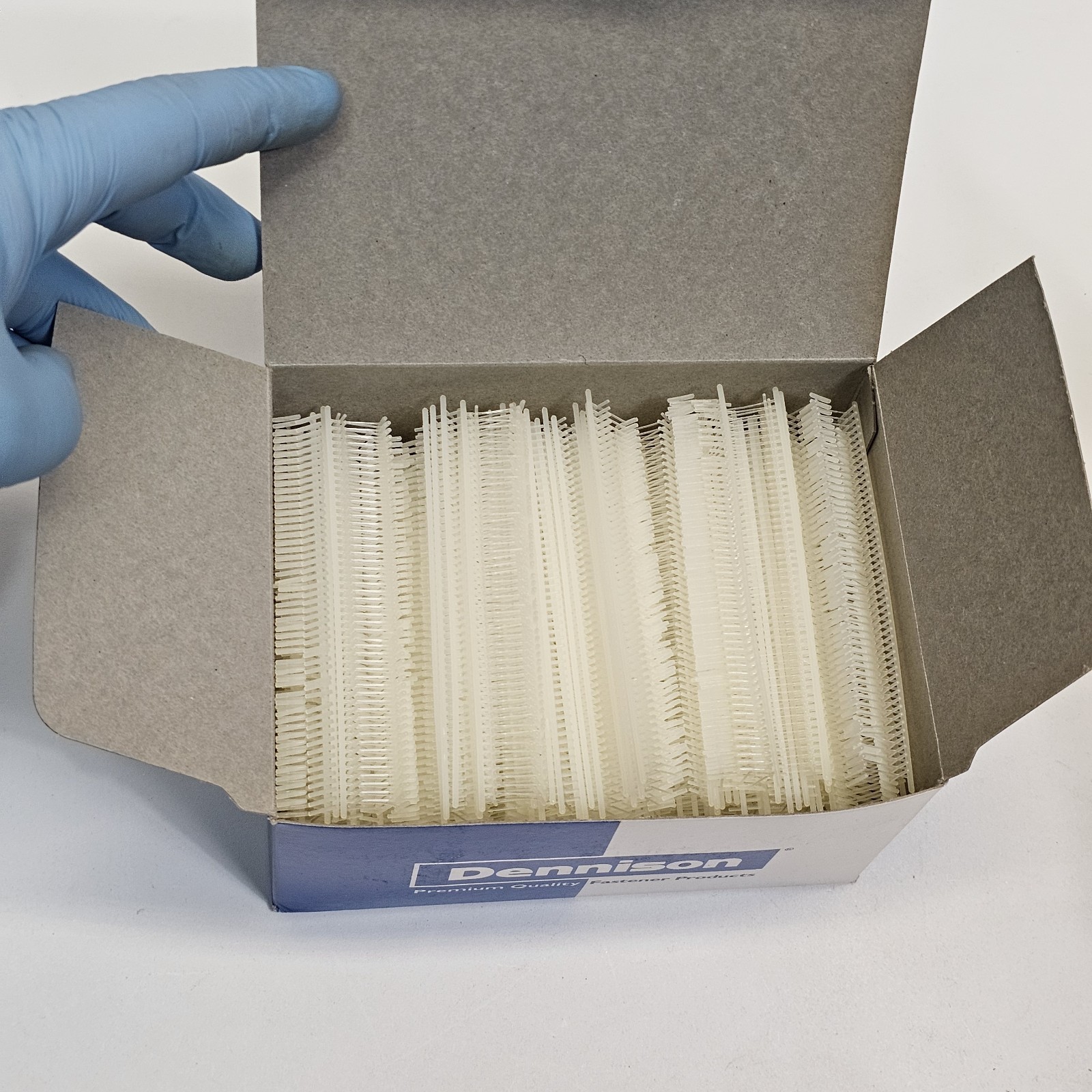 9 x 5000 AVERY DENNISON HEAVY DUTY 1/2" T-END SWIFTACHMENT FASTENERS, 10689-0