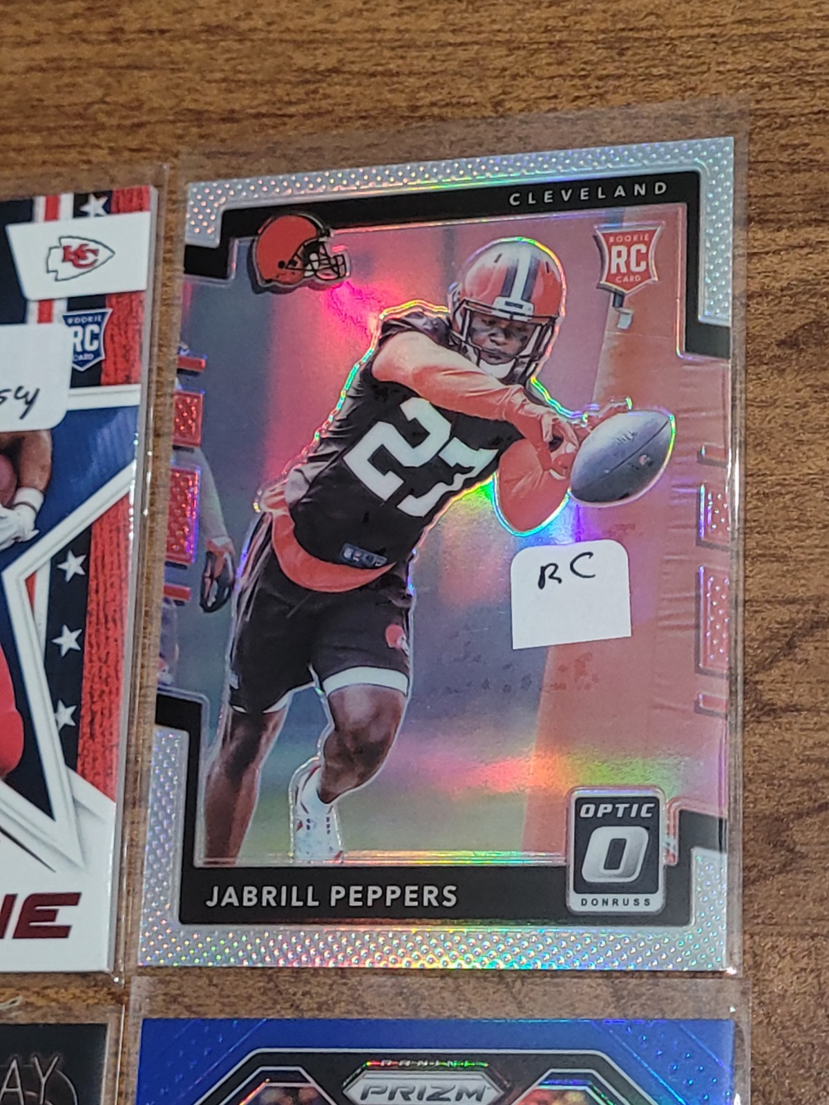 FOOTBALL LOT OF 20 CARDS w/ AUTO, JERSEY, PATCH, SERIAL #d, RC PRIZMS, SP -- #1