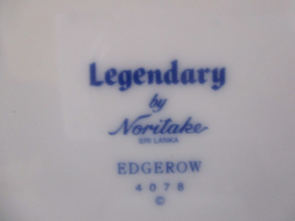 NORITAKE EDGEROW DINNER PLATE -10 1/2" -0305B
