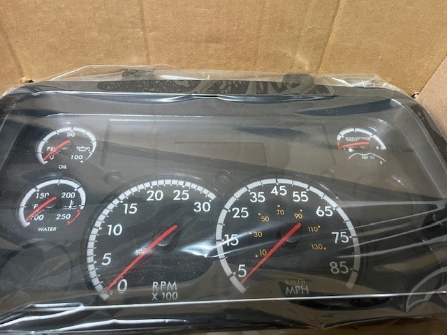FREIGHTLINER M2 INSTRUMENT CLUSTER A22-76210-201